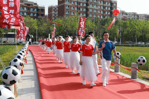 京津冀青年相聚宁河 集体婚礼浪漫举行
