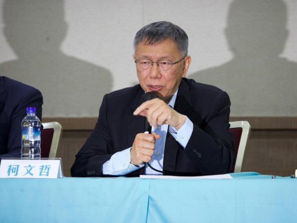 白营创设网站替柯文哲鸣冤，牵出绿营财务黑箱及更大审判猫腻，柯案二审前景如何？