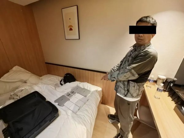 奇怪! 同一人购买30多部手机, 收货地址是在路边, 取货时还都佩戴口罩……